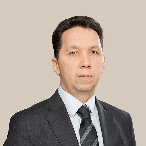 
					<strong>Лавренов Василий Сергеевич</strong><!-- Лавренов Василий Сергеевич -->